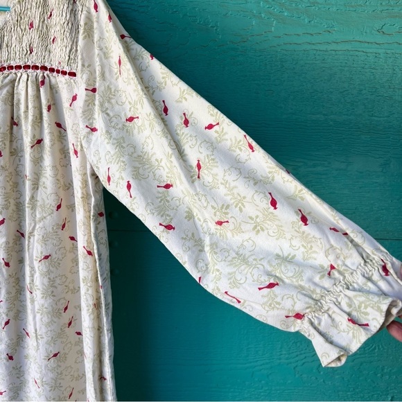 LAURA SCOTT VINTAGE CARDINAL PRINT SMOCKED FLANNEL NIGHTGOWN SIZE LARGE - Picture 4 of 10